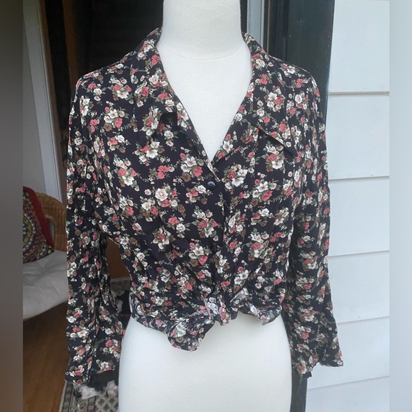 Vintage Dark Floral Button Down - Picture 3 of 9